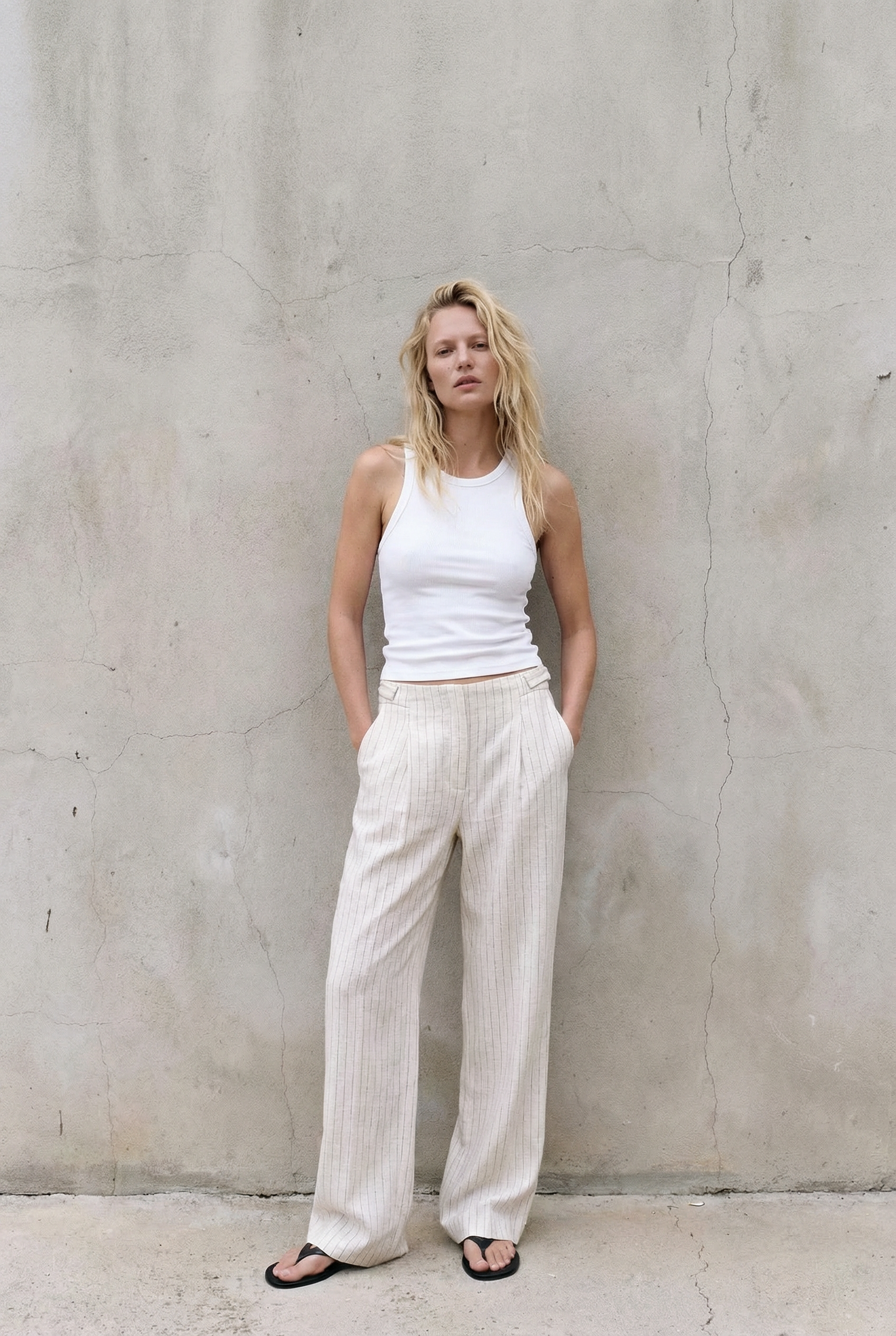 pantalon lin fluide porté avec tongs été