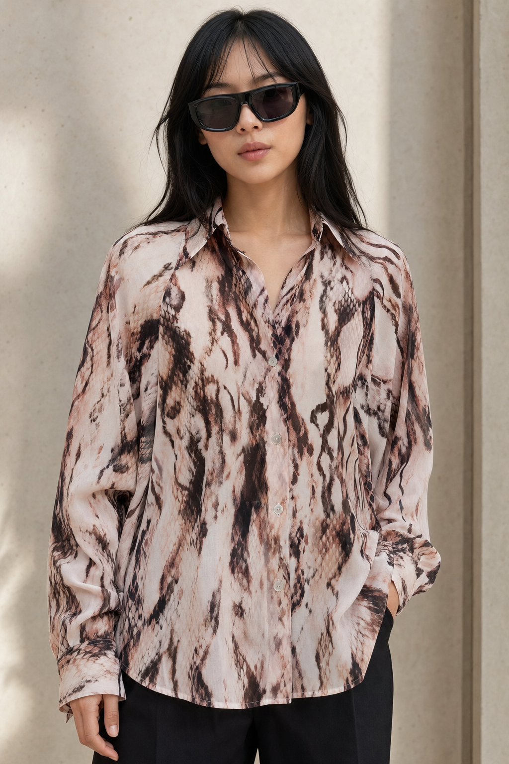 02.AI chemise debout face