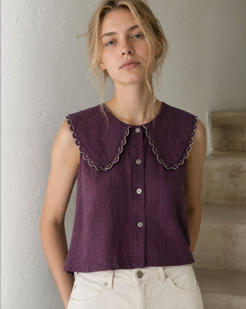 02. Blouse sans manches col Claudine en lin