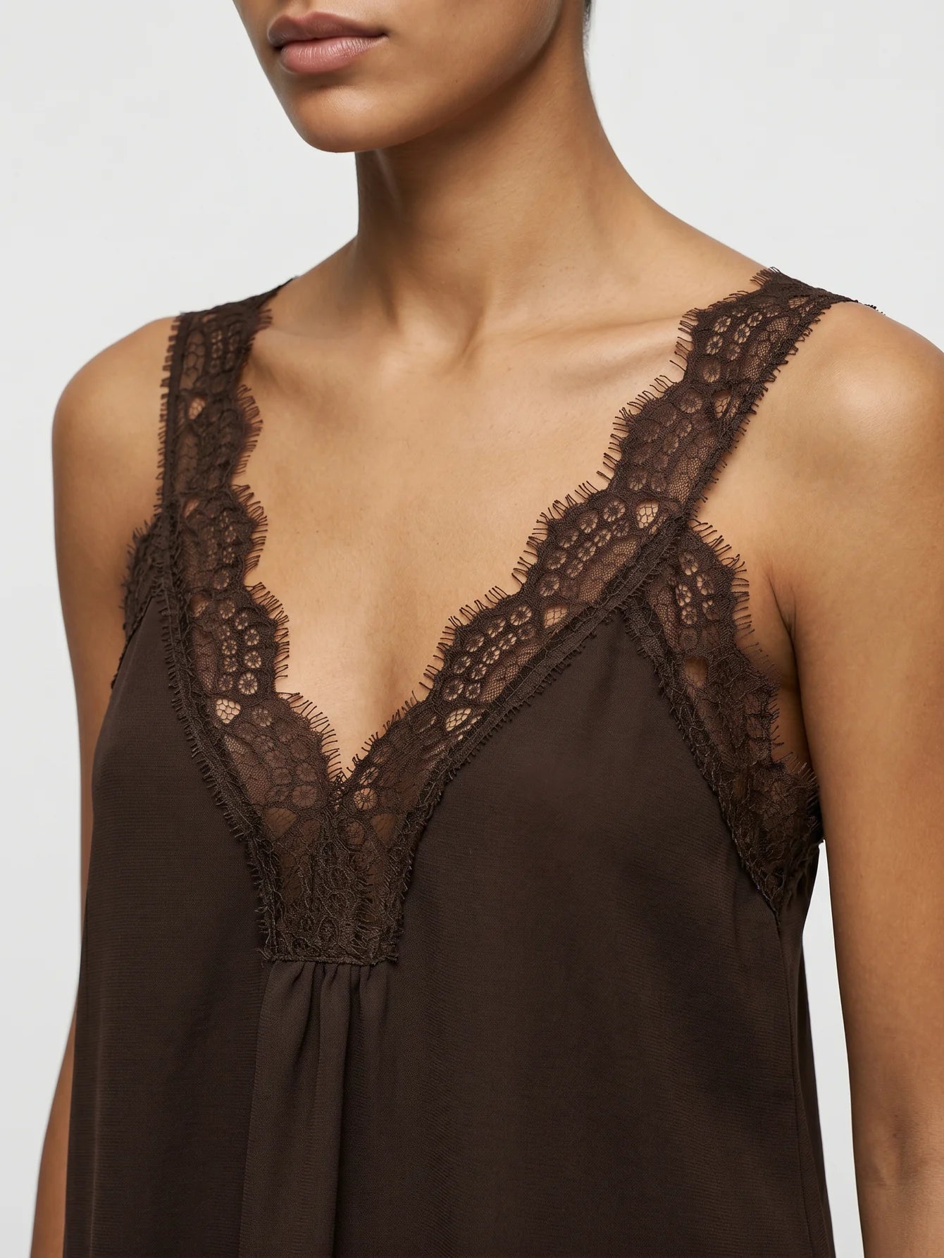 Top Caraco col V dentelle