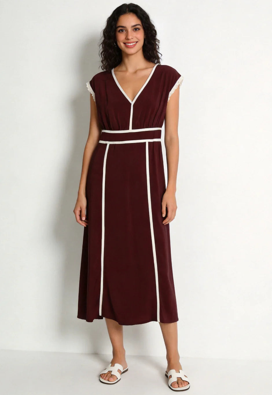 Robe évasée col V à liserés vue 9