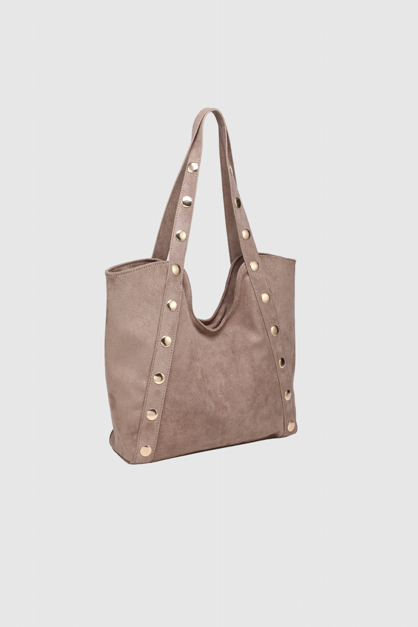 Sac shopper clouté élégant – Grand format polyvalent, vue de côté en suède beige, mettant en avant ses caractéristiques cloutées.