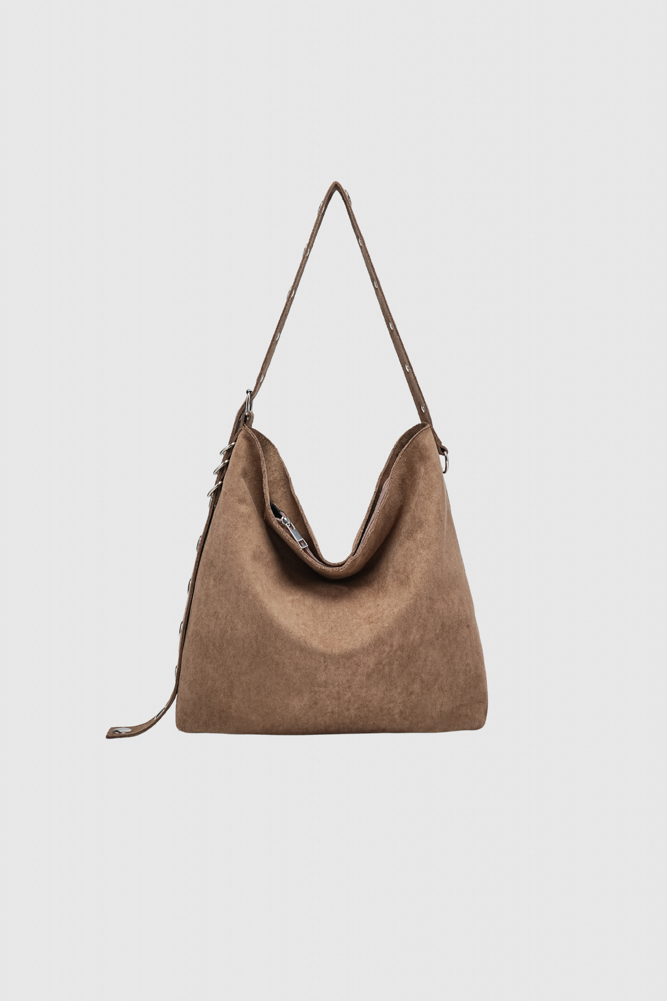 Sac à main simili cuir femme au style élégant, en format pratique, couleur marron avec un design doux.