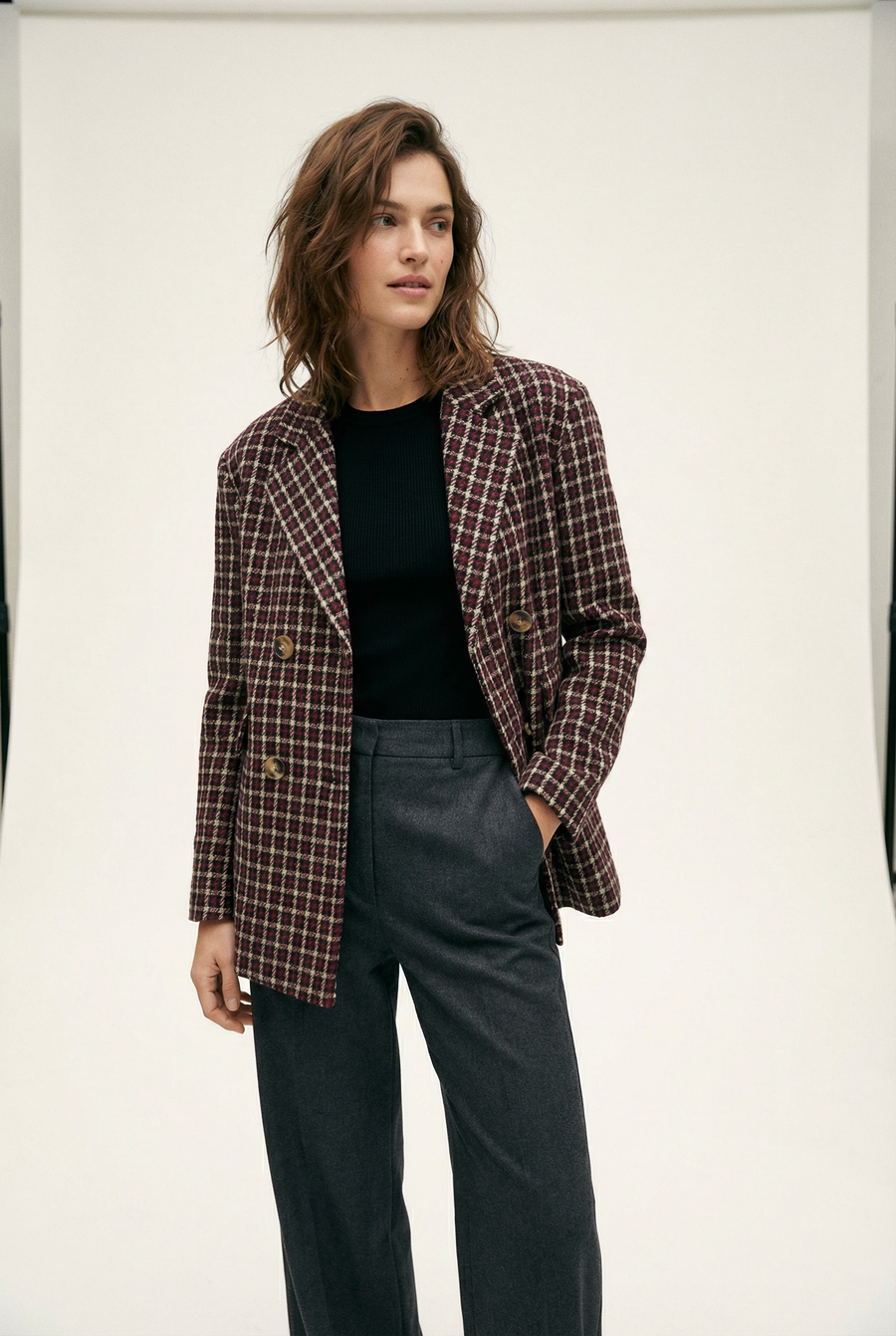 Blazer femme bordeaux et marron, coupe élégante détail du produit