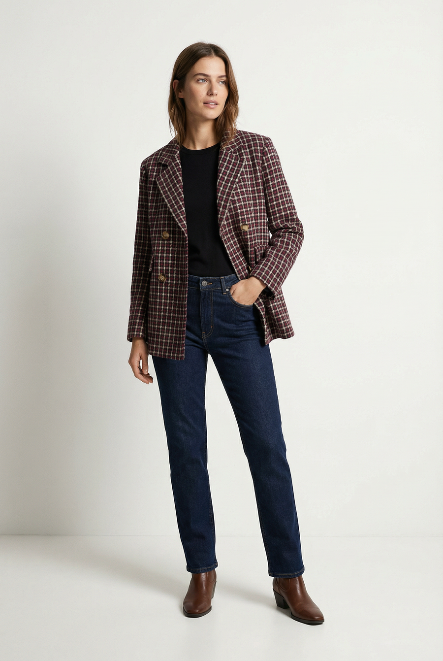 Blazer femme bordeaux et marron, coupe élégante vue portée