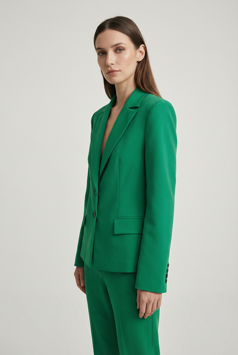 Blazer tailleur ajusté vert émeraude – pièce de costume vue de profil