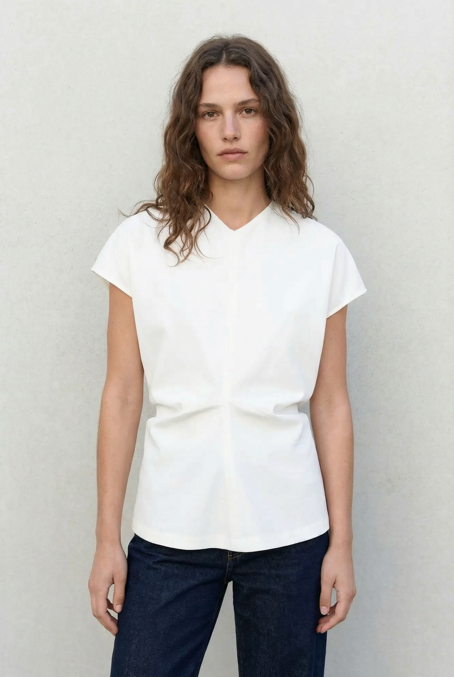 Blouse blanche col V froncée détail du produit