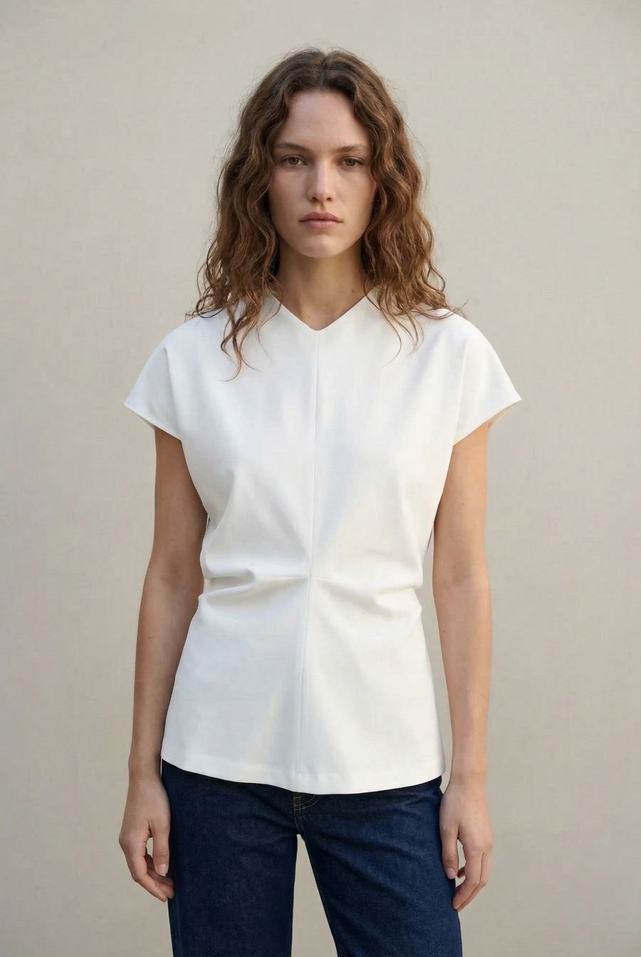 Blouse blanche col V froncée vue portée