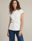 Blouse blanche col V froncée vue de profil