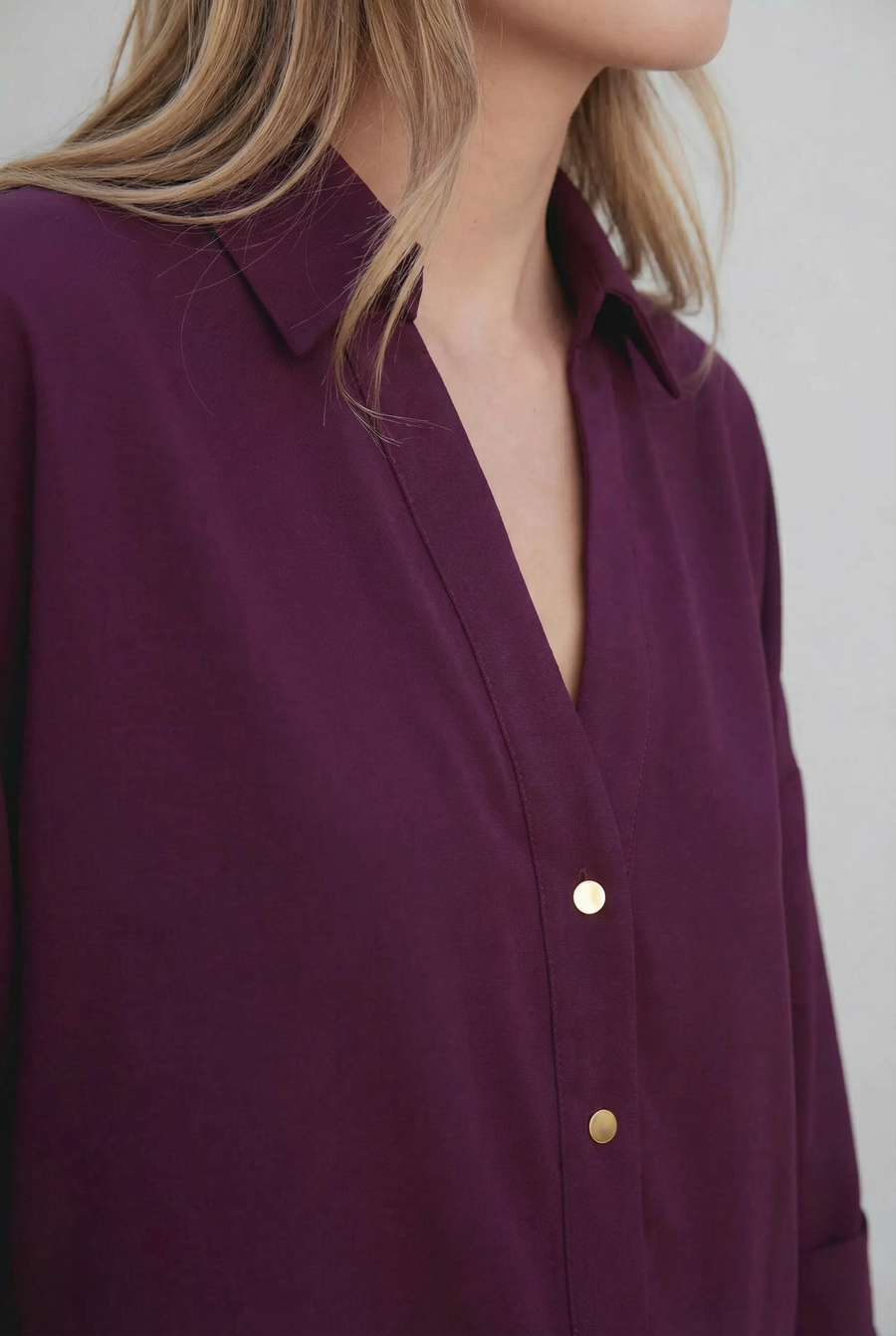 Chemise Bordeaux Femme Chic À Boutons Dorés