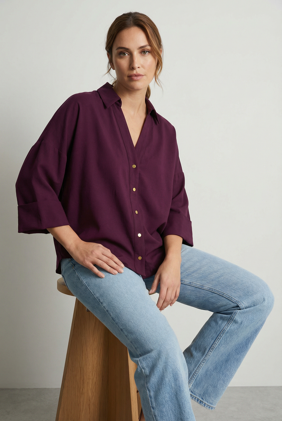 Chemise Bordeaux Femme Chic À Boutons Dorés