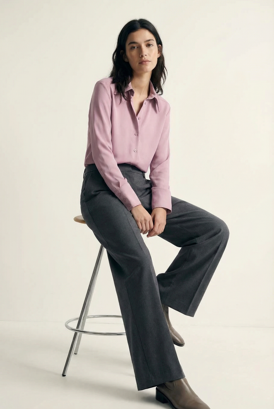 Chemise Fluide Femme Lilas À Col Pointu - Élégante, Confortable et Polyvalente