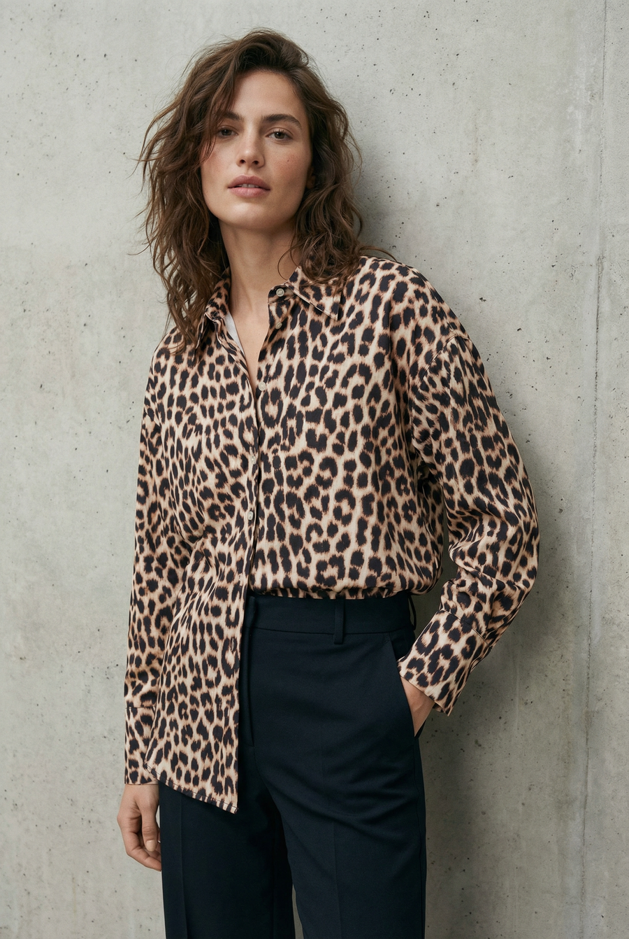 Chemise Longue Imprimé Léopard vue de profil