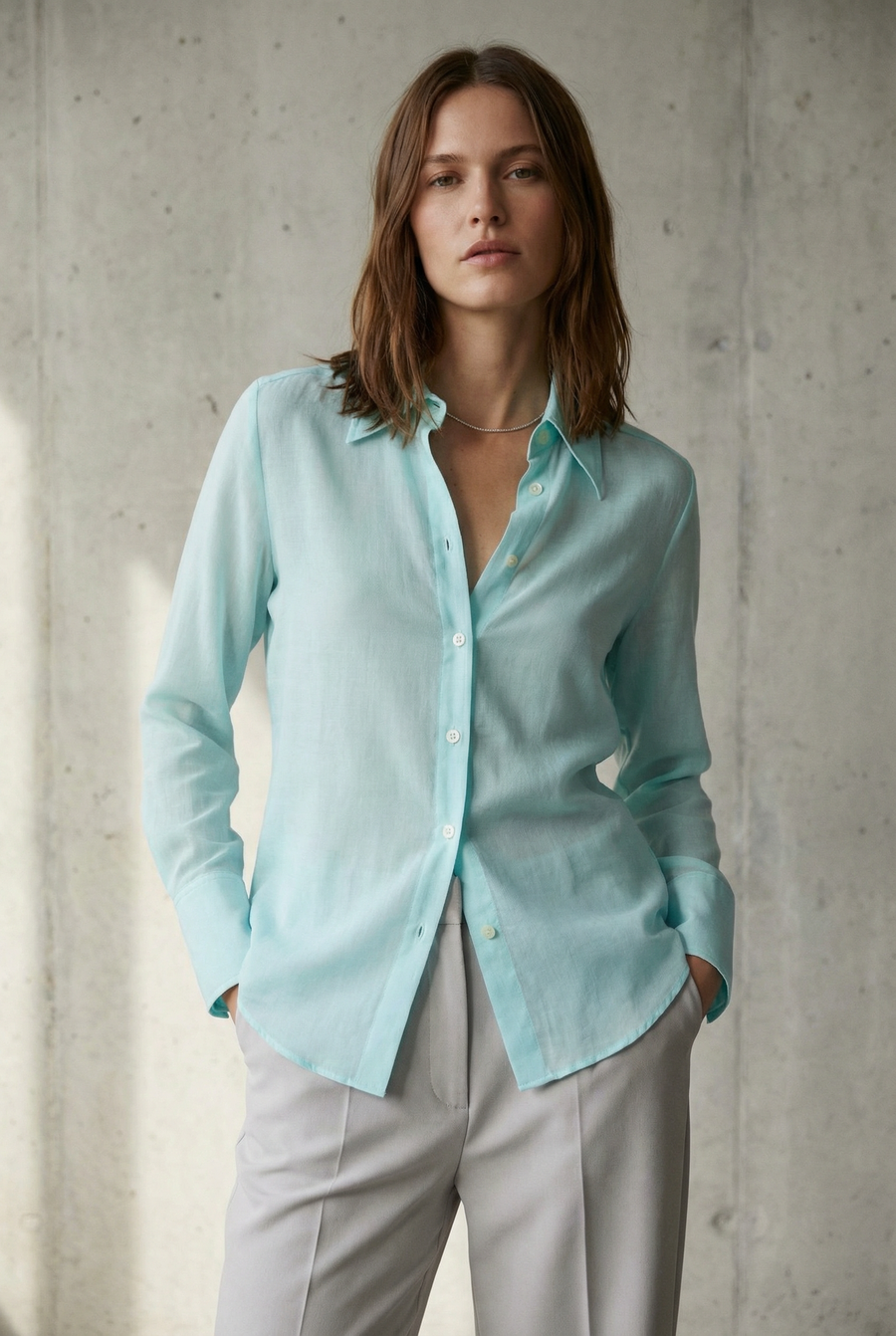 Chemise Transparente Pour Femme - Élégante, Fluide Et Confortable, Idéale Pour Toutes Les Occasions vue de profil