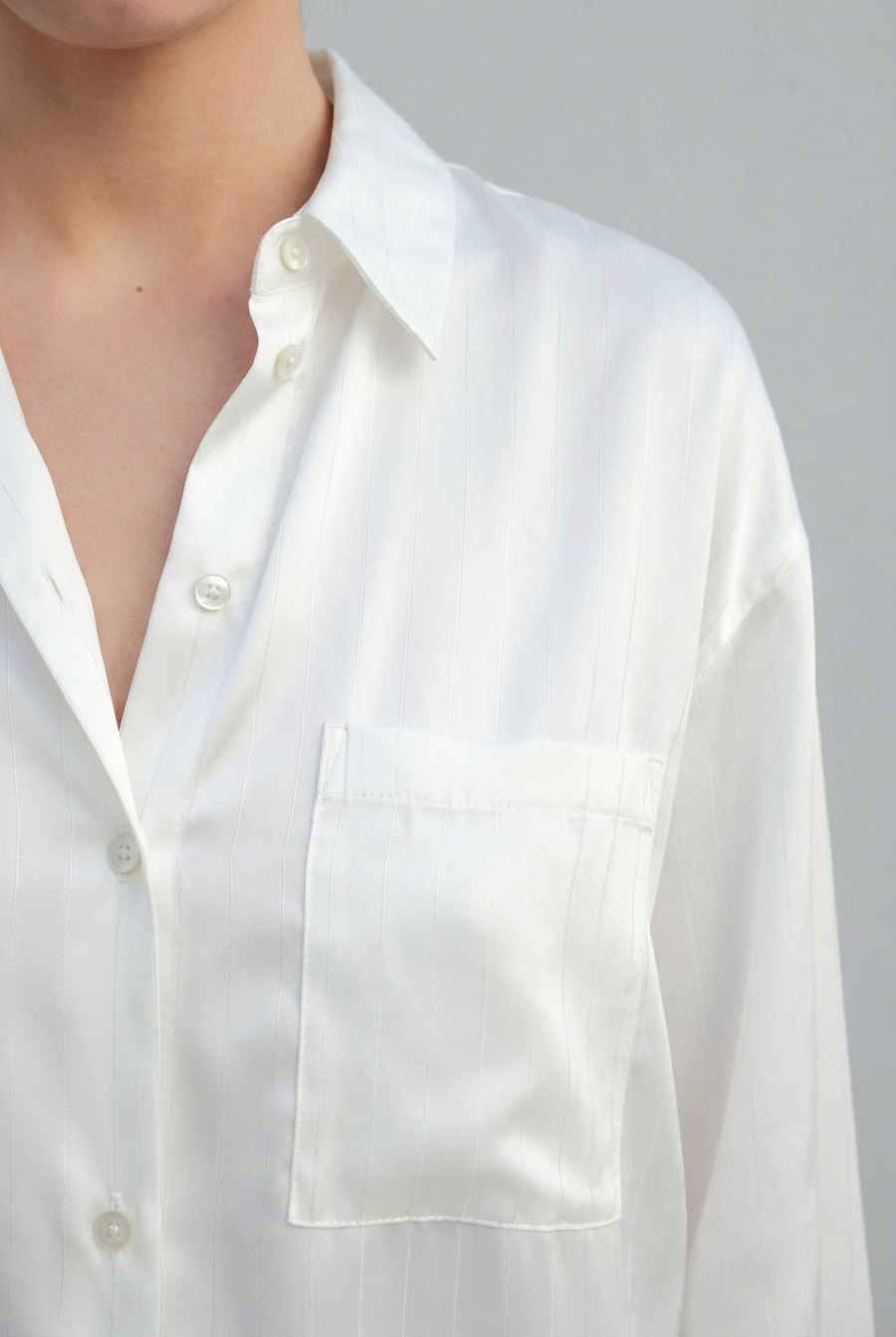 Chemise à rayures fines blanche crème