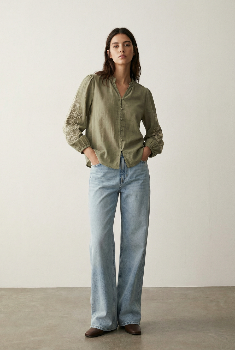 Chemise brodée en coton femme – manches longues élégantes vue 10