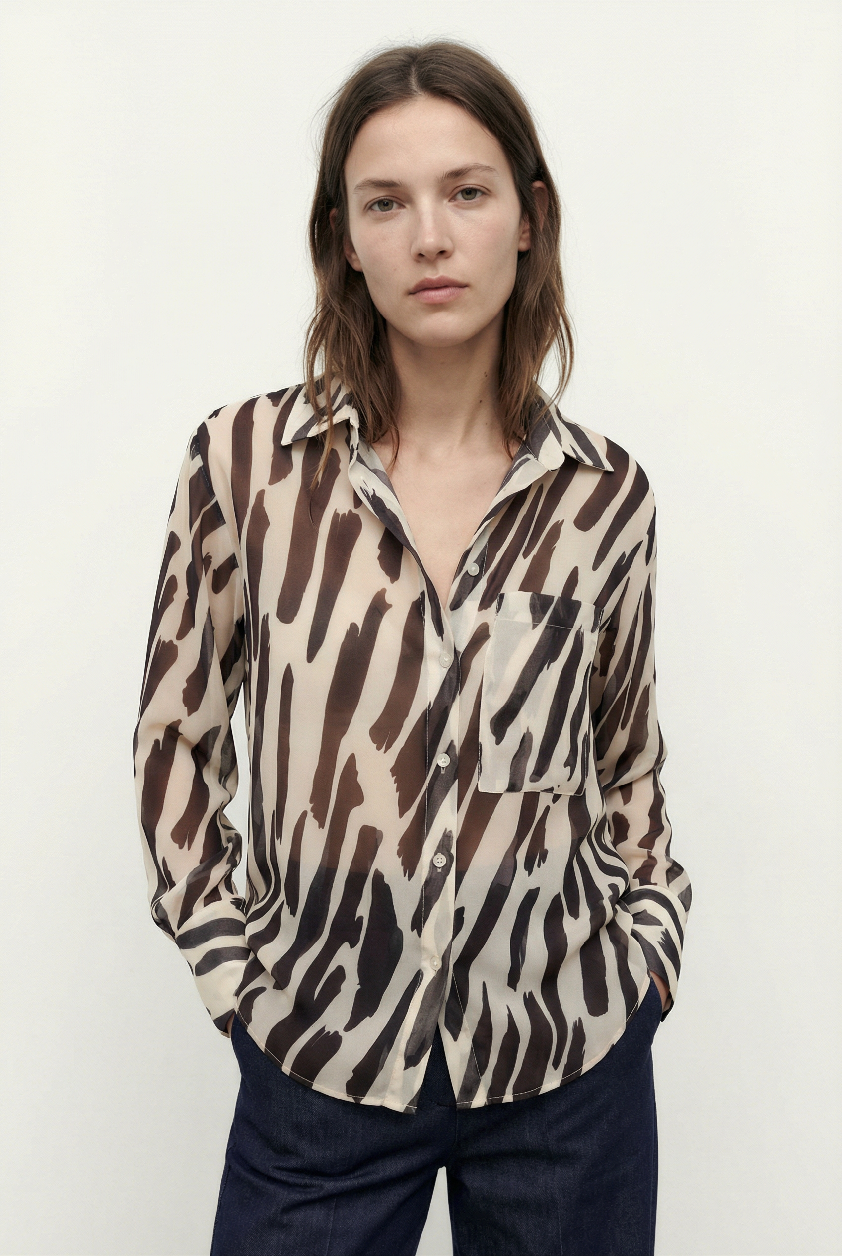 Chemise fluide imprimée zébrée beige et noir