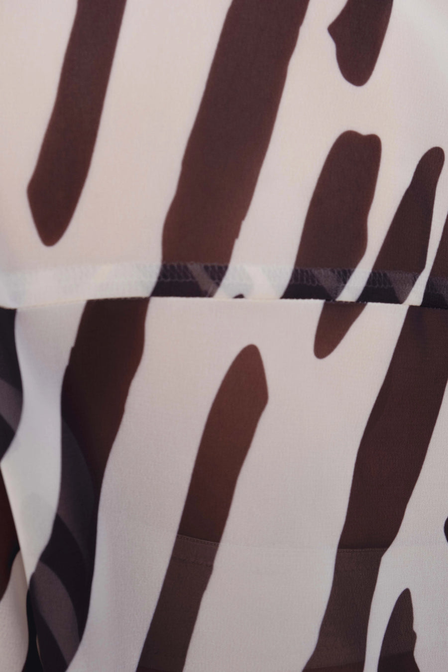 Chemise fluide imprimée zébrée beige et noir vue 6