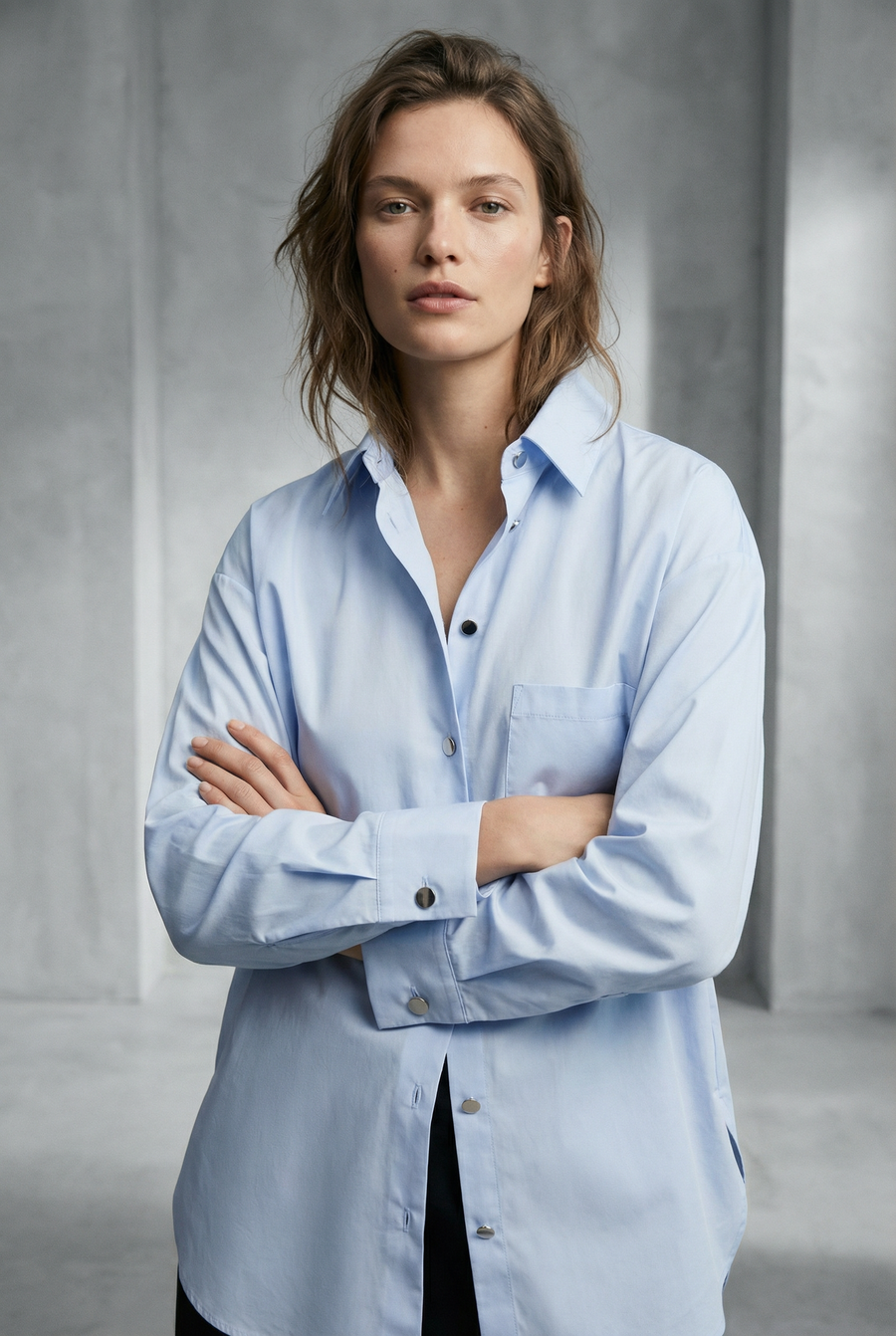 Chemise oversize popeline bleu ciel femme manches longues vue de profil