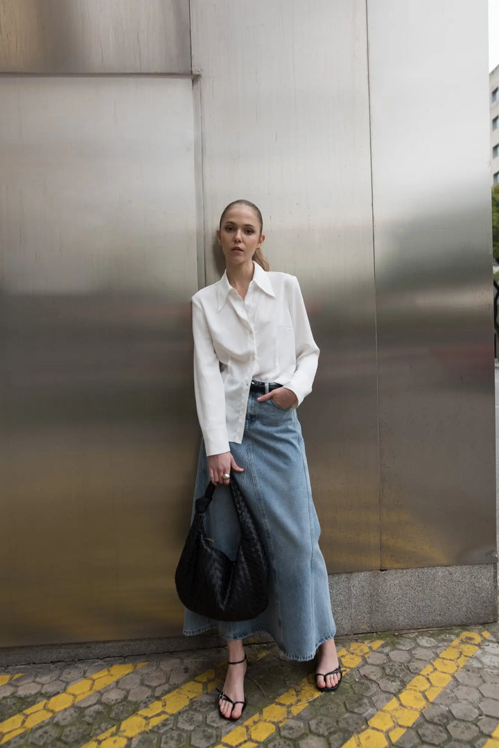 Chemise blanche ajustée à pinces – Coupe féminine et élégance intemporelle Sapiato