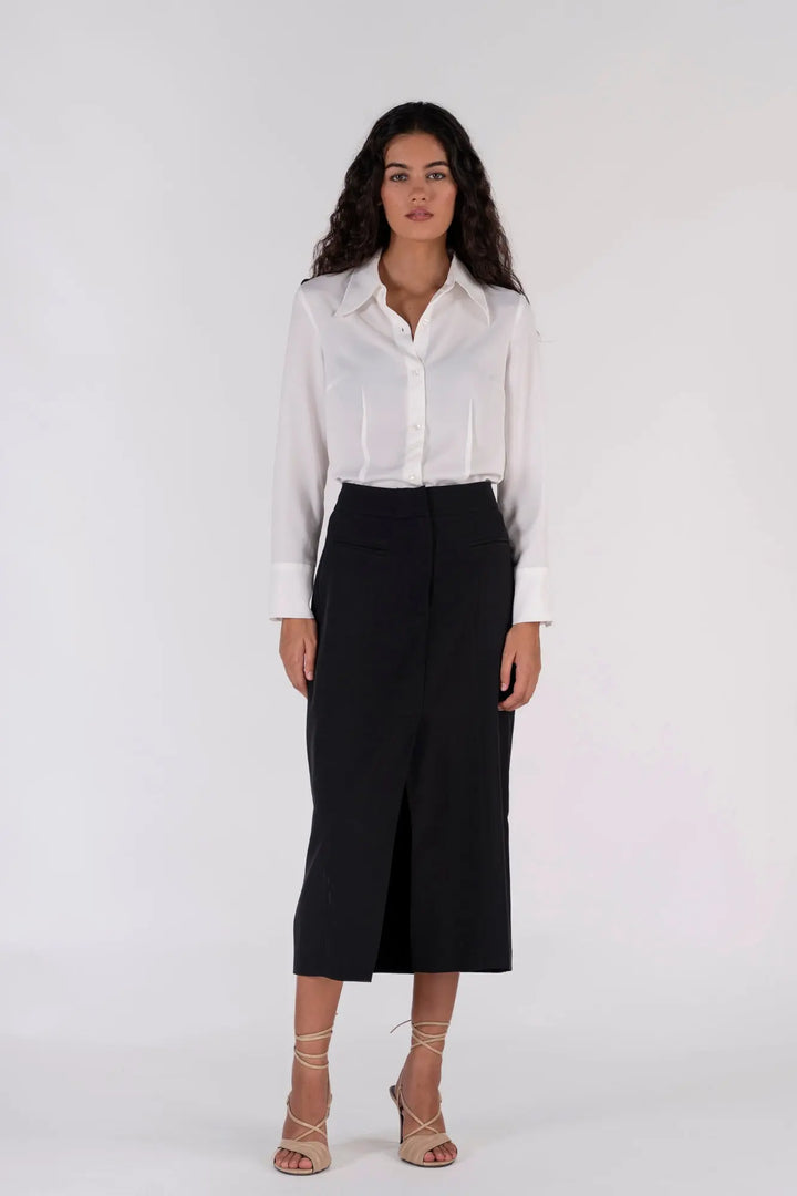 Chemise blanche ajustée à pinces – Coupe féminine et élégance intemporelle Sapiato