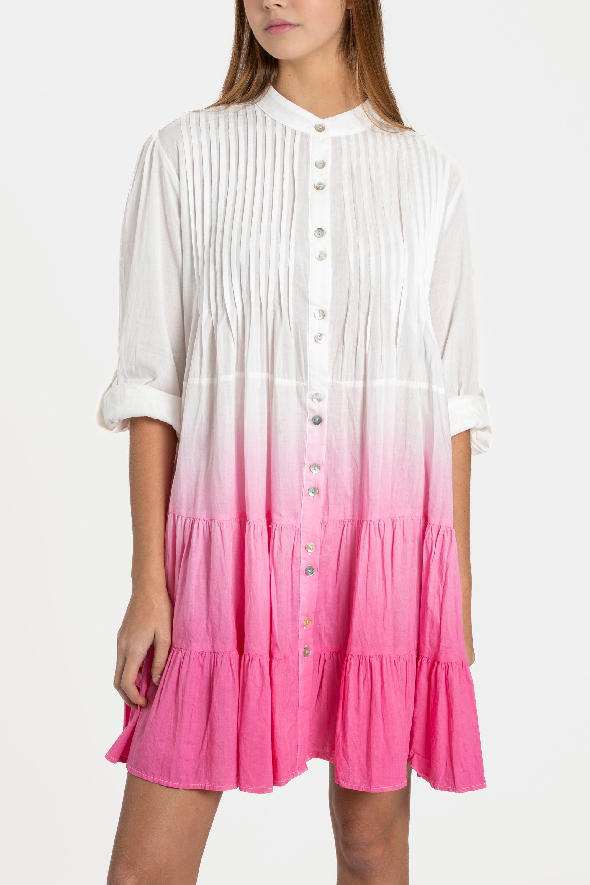 Vue de face de la robe tie-dye coton femme – Manches longues, mettant en avant son motif tie-dye unique et la fermeture boutonnée.