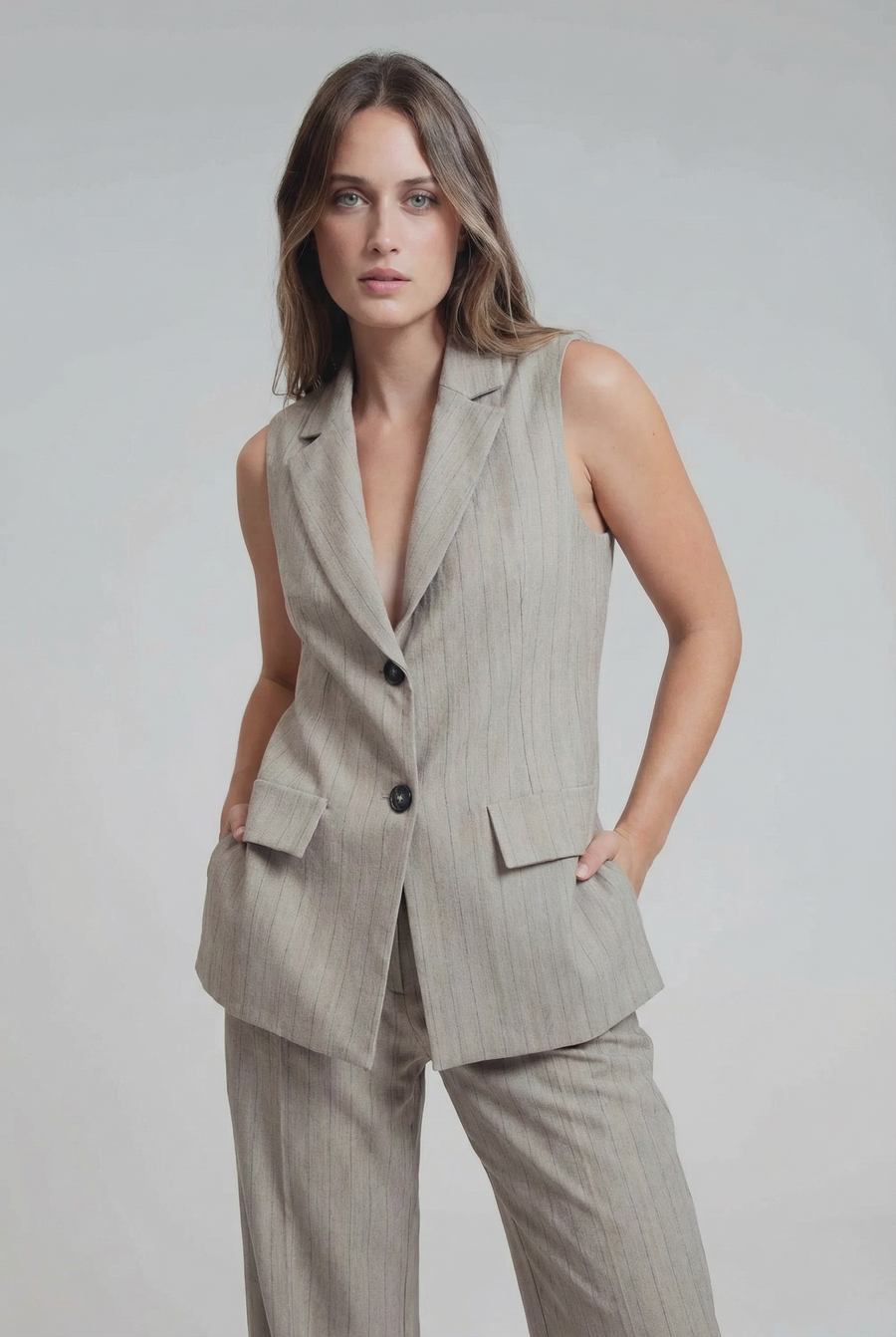 Gilet Costume Femme Chic À Rayures Fines vue portée