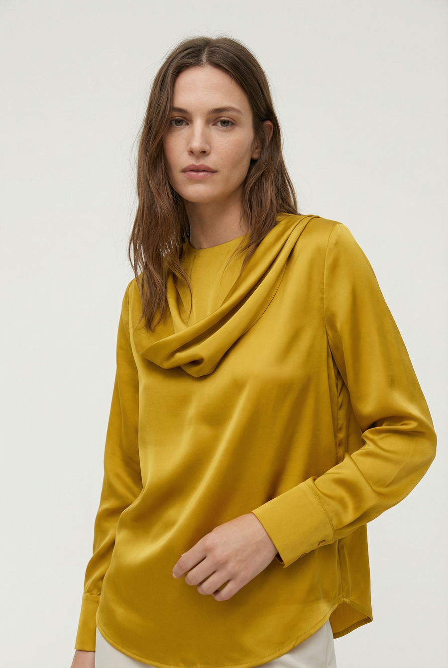Haut Col Bénitier Satiné Jaune Moutarde Avec Plis vue principale