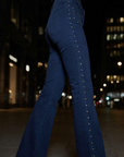Jean flare clouté à poches plaquées