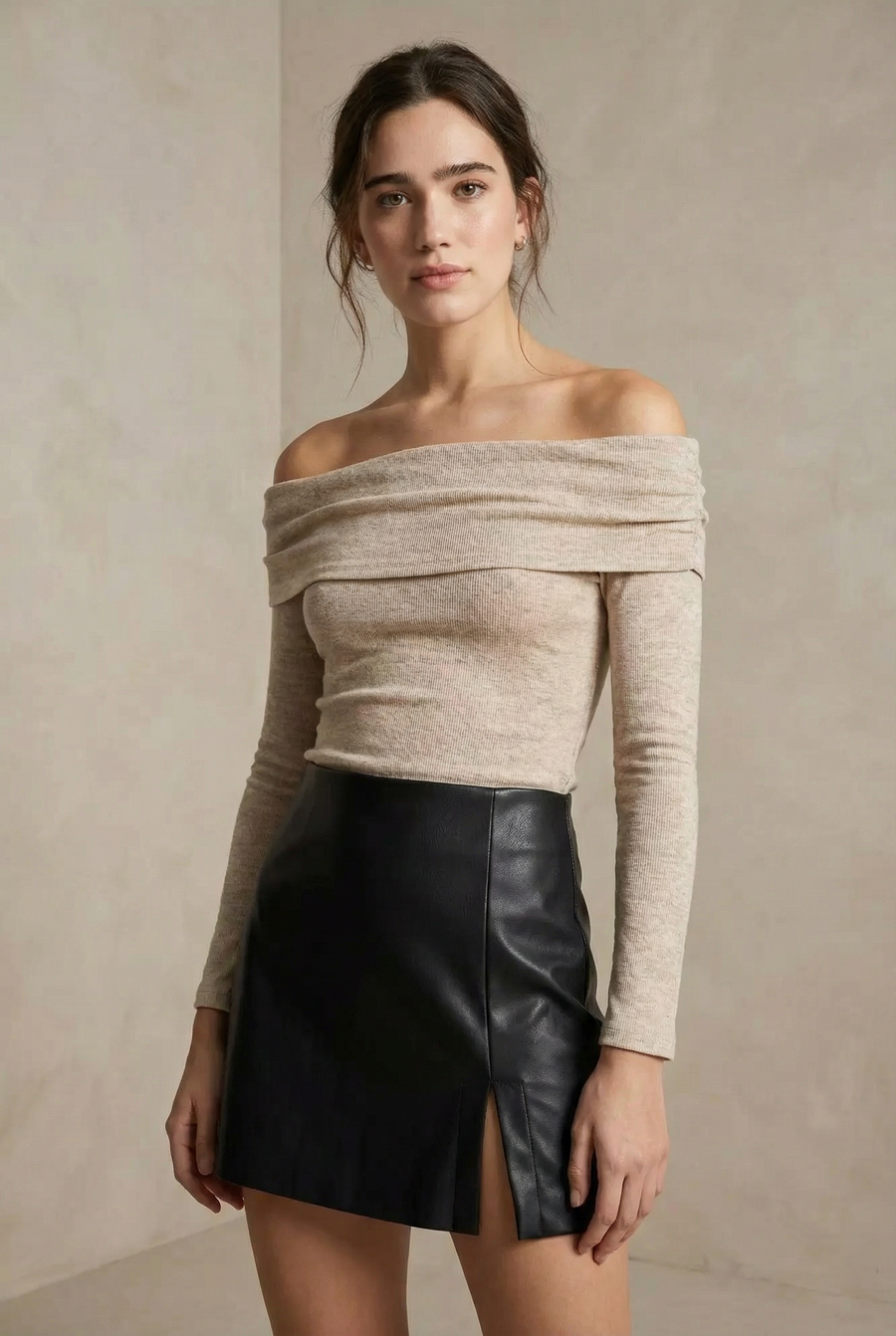 Jupe-short noire en simili cuir