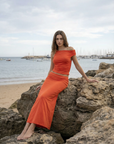 Falda midi roja elegante