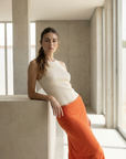 Falda midi roja elegante