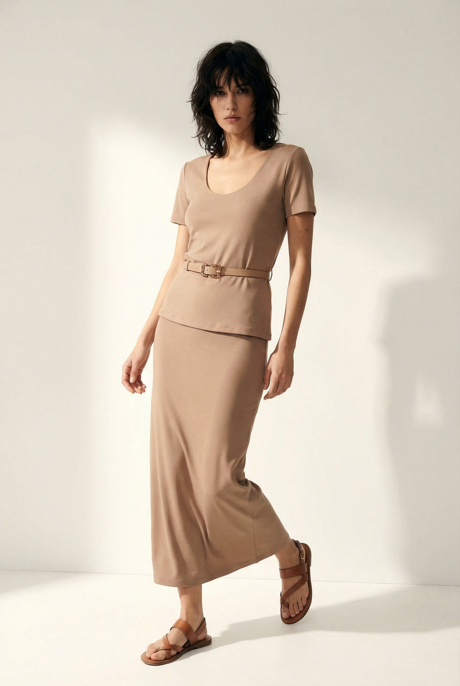 Jupe midi beige vue de profil