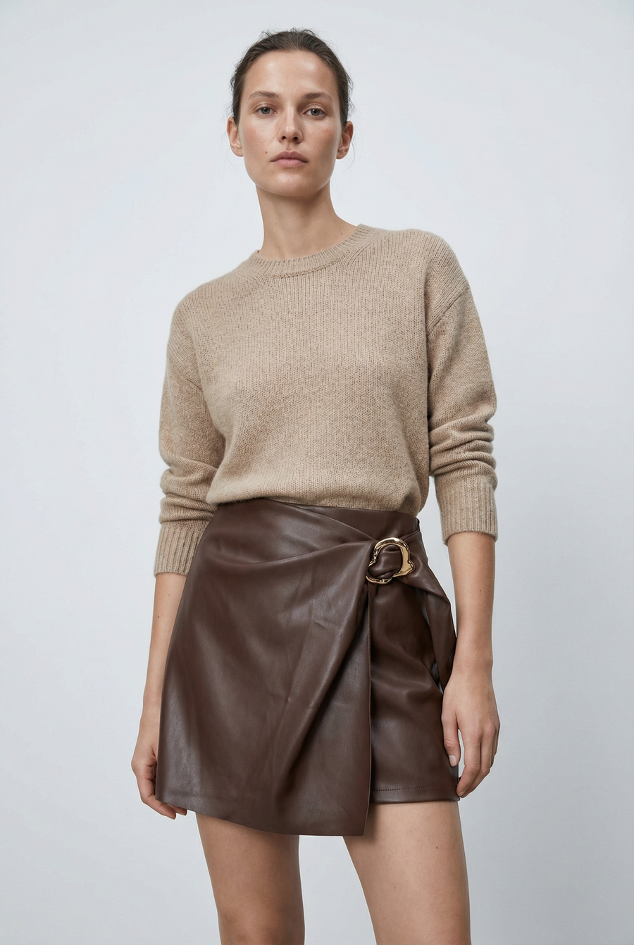 Jupe similicuir taille haute élégante – Coupe courte structurée – Effet cuir chic