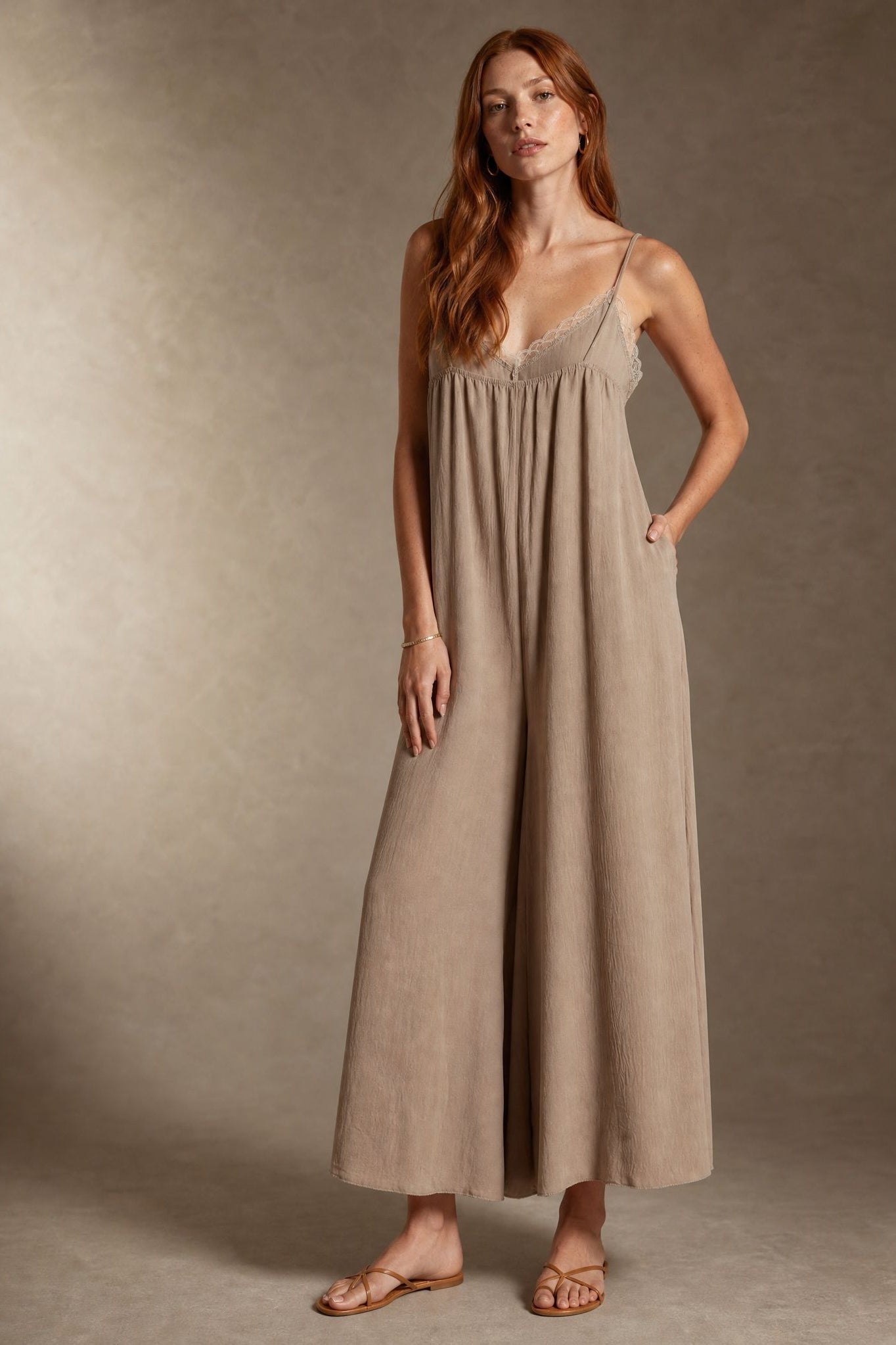 Combinaison fluide à bretelles fines