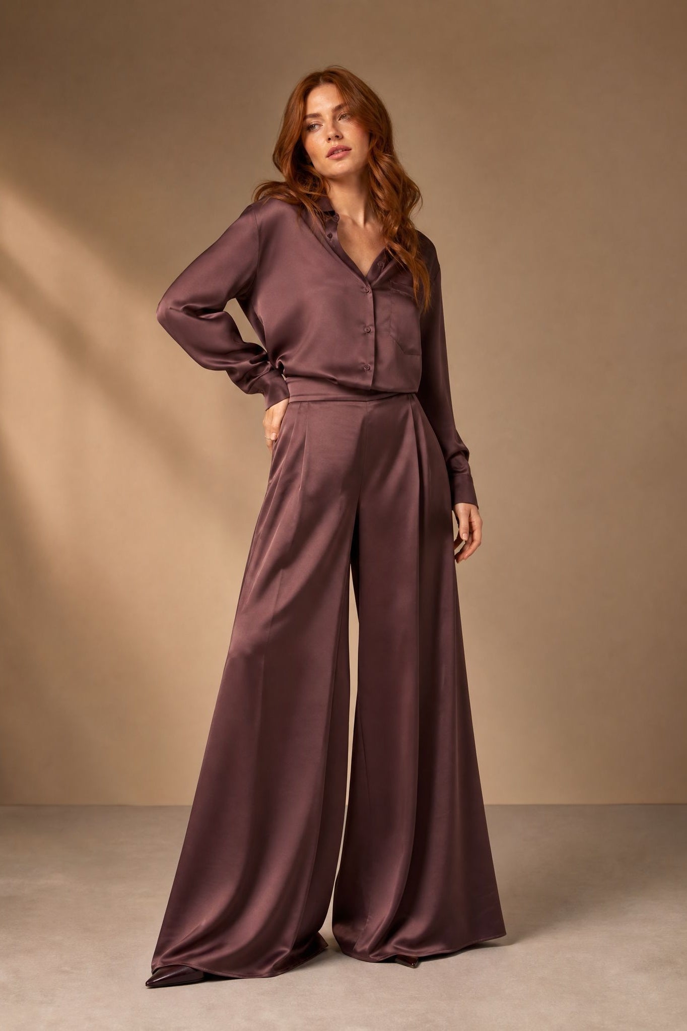 02. Pantalon palazzo satiné chocolat taille haute