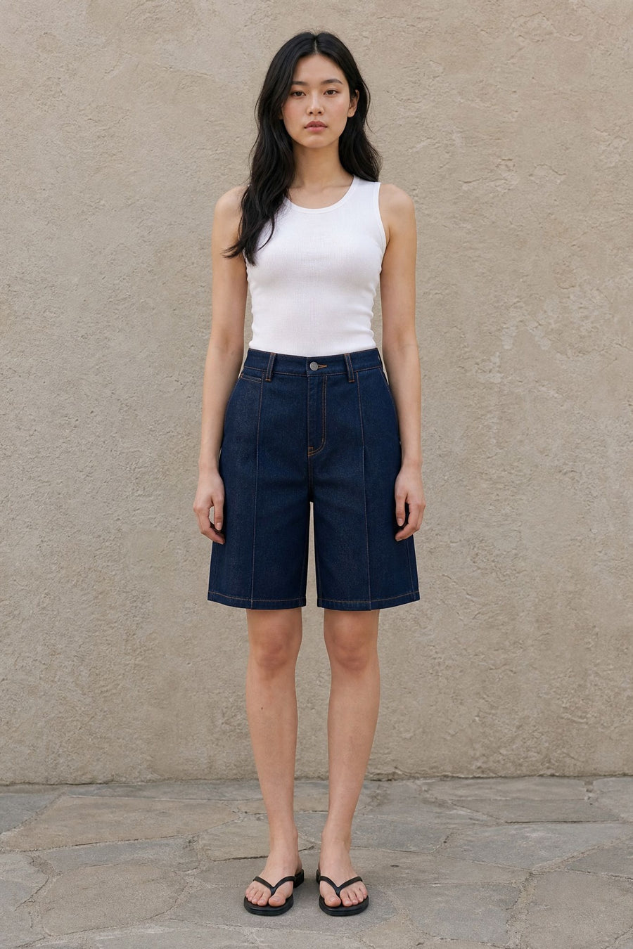 02. Short Bermuda fluide effet denim à plis taille haute