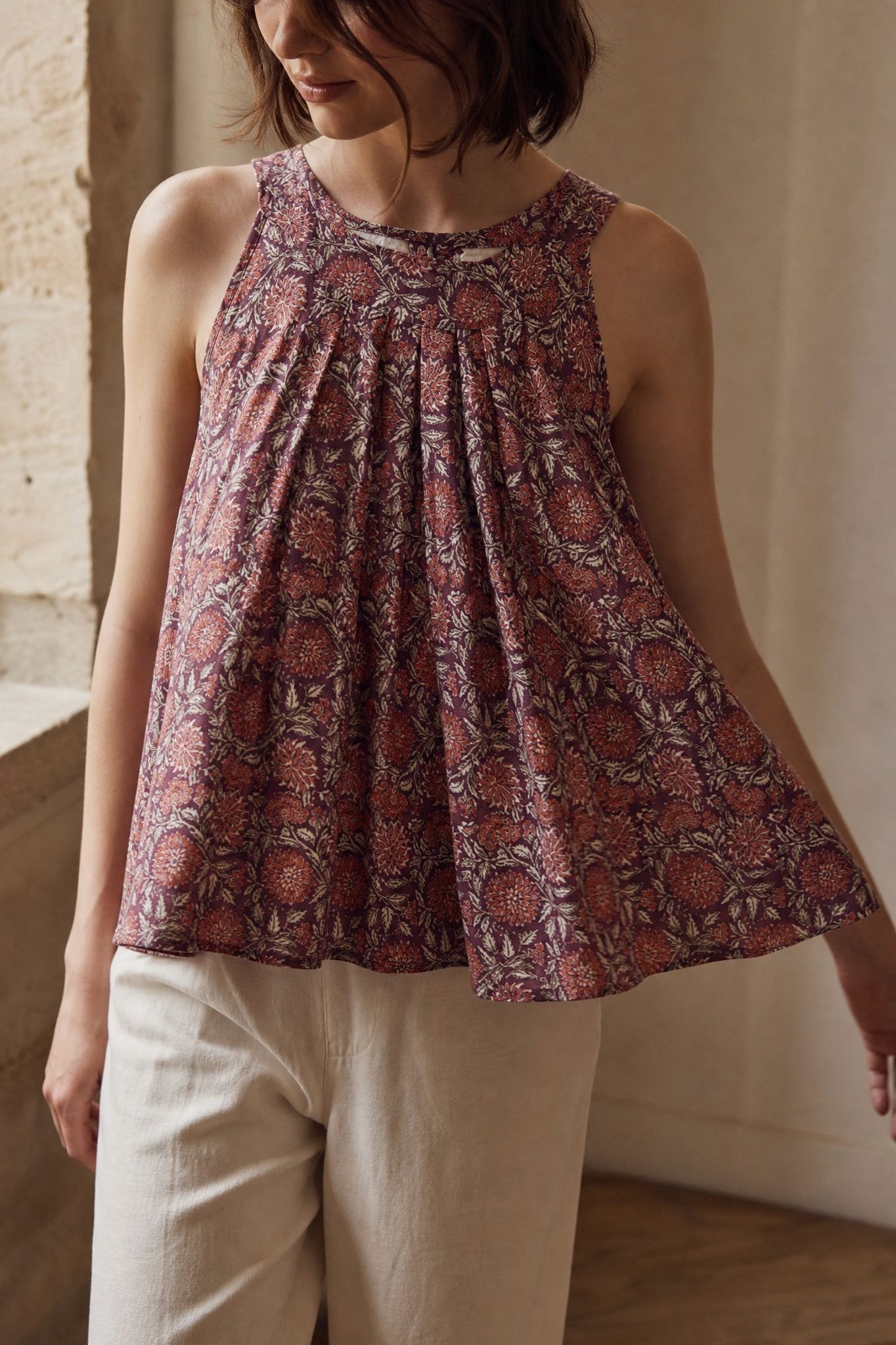 Top évasé fleuri col rond en viscose