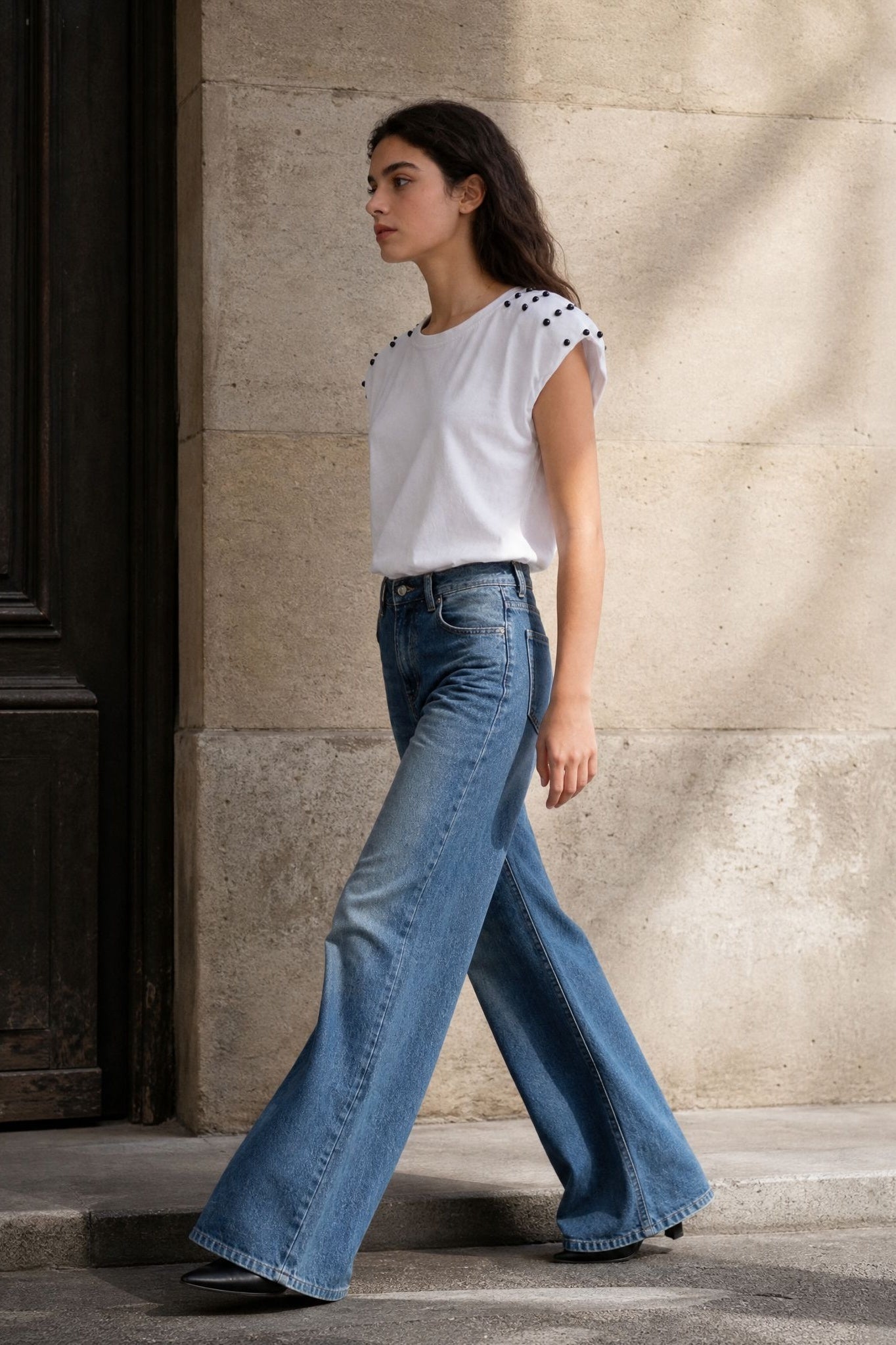 02. Top sans manches coton épaules cloutées