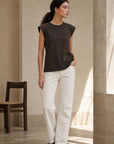 02. Top sans manches coton épaules cloutées