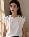 02. Top sans manches coton épaules cloutées