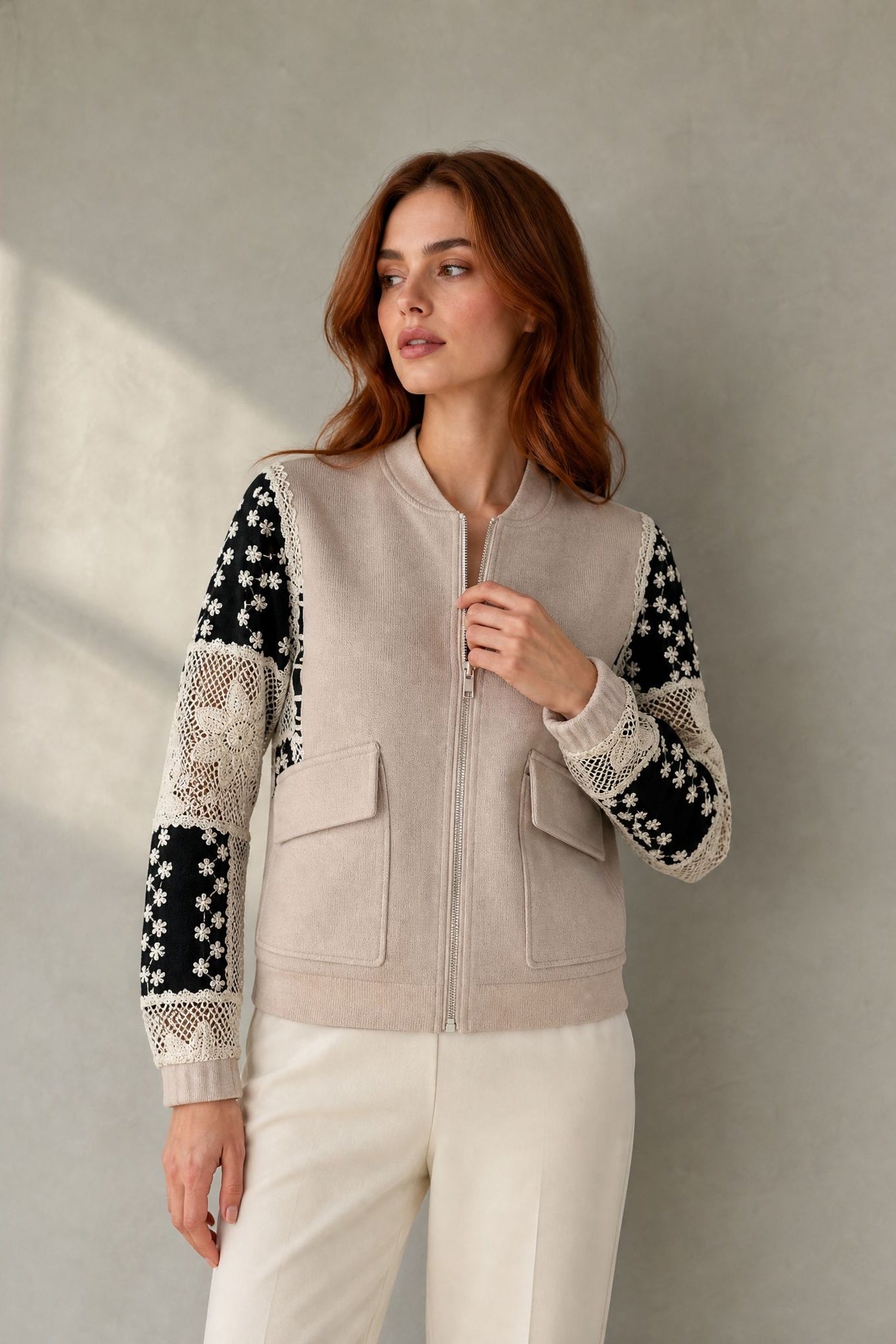 02. Veste bomber beige zippée manches dentelle