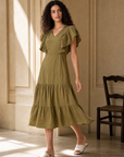 Robe midi évasée col V manches volantées