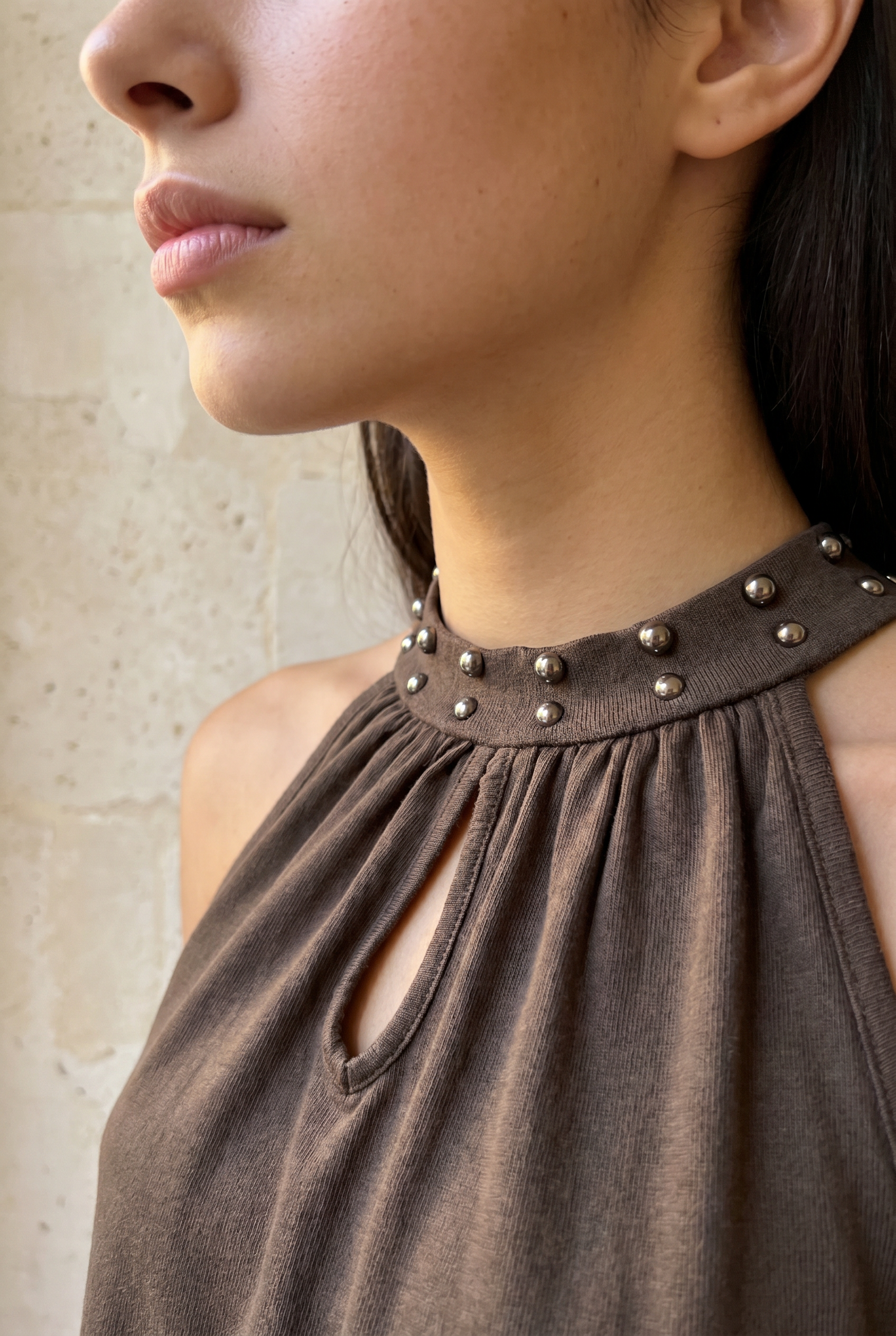 Top halter col montant clouté en coton