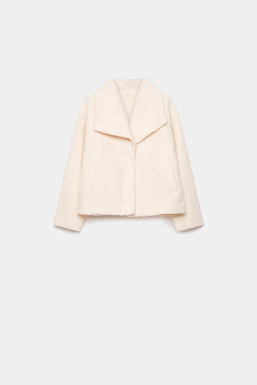 Veste courte effet poil doublée col à revers blanche, idéale pour un look frais et élégant. Veste courte femme.