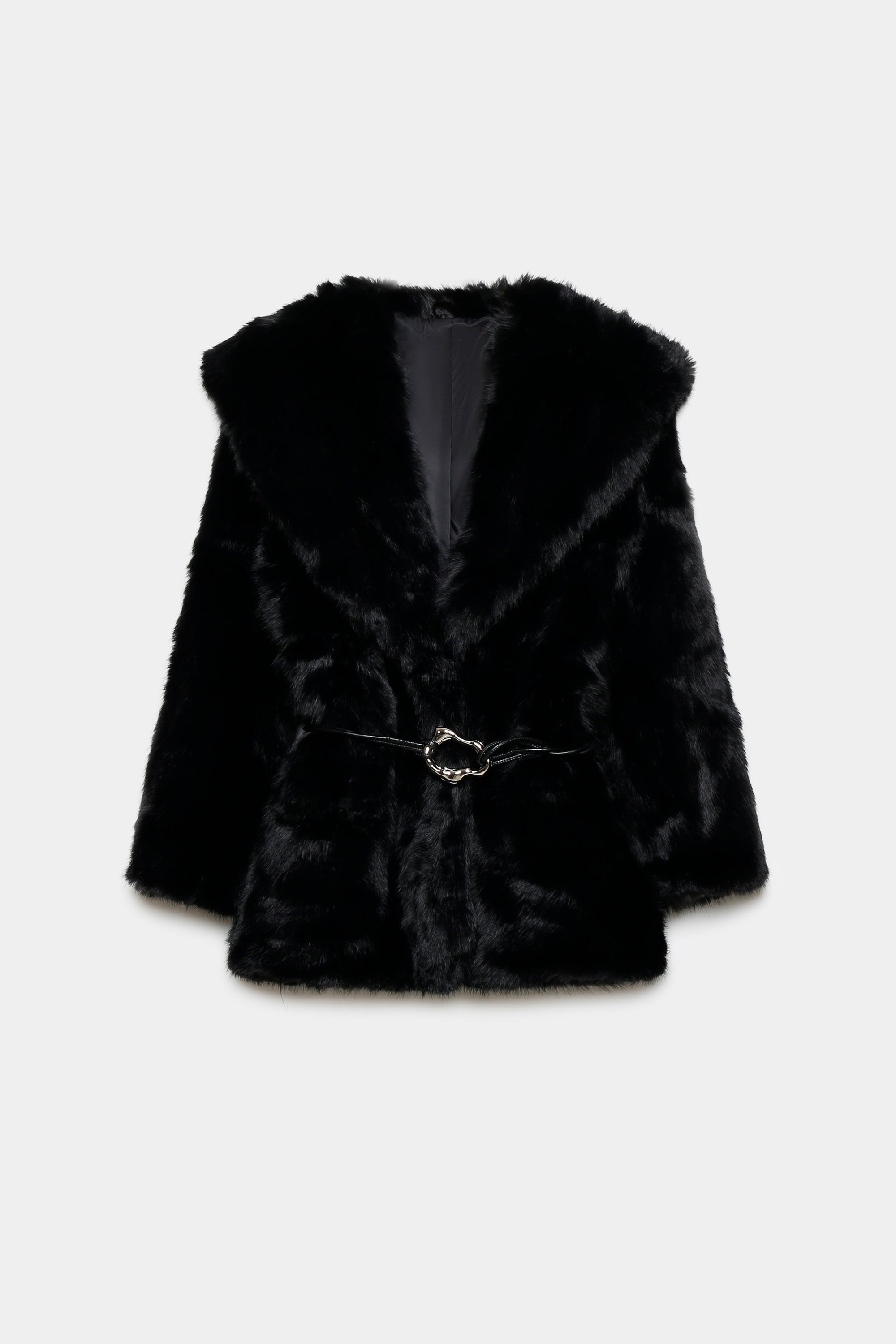 Manteau ceinturé femme en fausse fourrure noir – Élégance et chaleur pour affronter l’hiver avec classe.