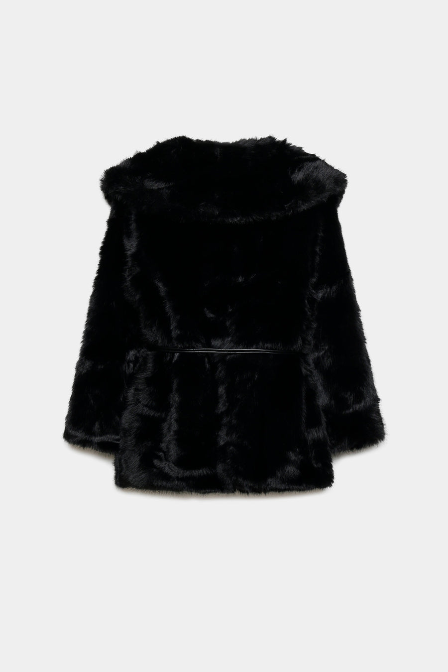 Manteau ceinturé femme en fausse fourrure noir vu de dos – Chic et structure pour une silhouette parfaite.