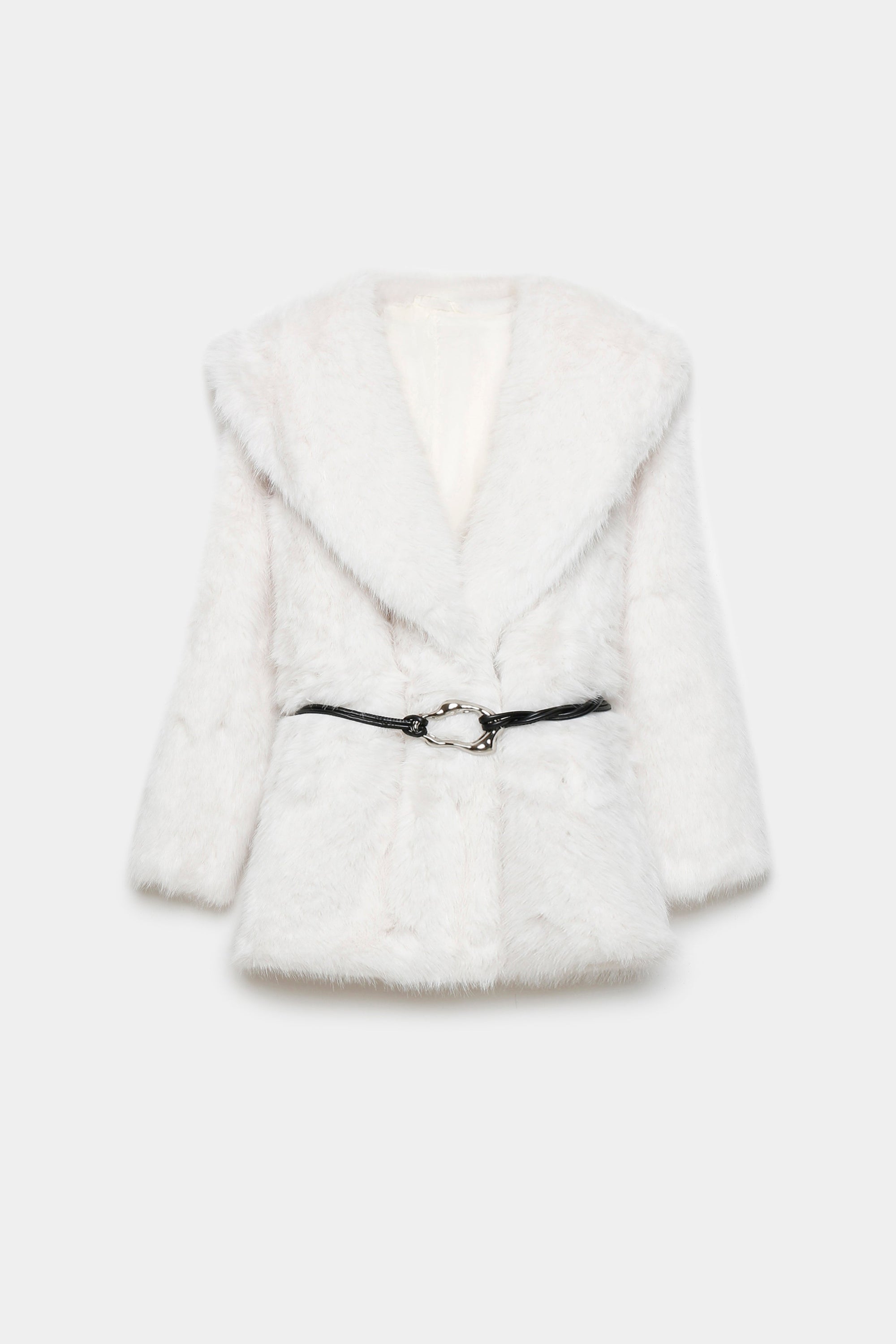 Manteau ceinturé femme en fausse fourrure blanche – Élégance hivernale et confort avec un look sophistiqué.