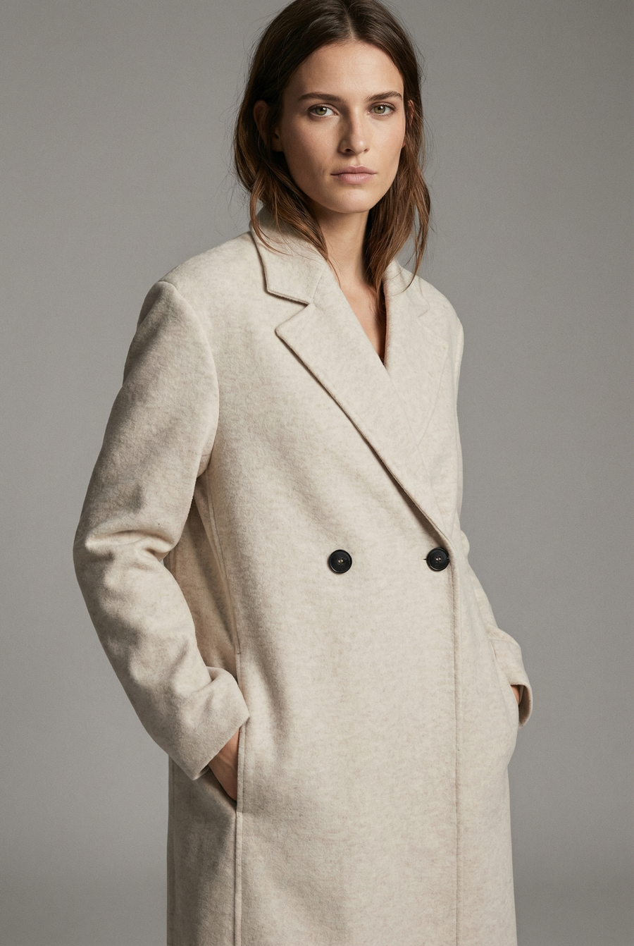 Manteau long beige clair croisé détail du produit