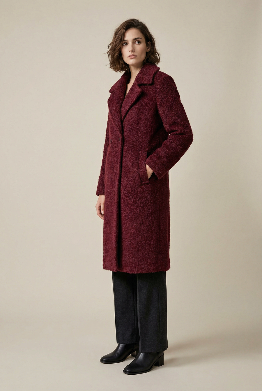 Manteau long effet fourrure synthétique – Coupe droite doublée – Col tailleur